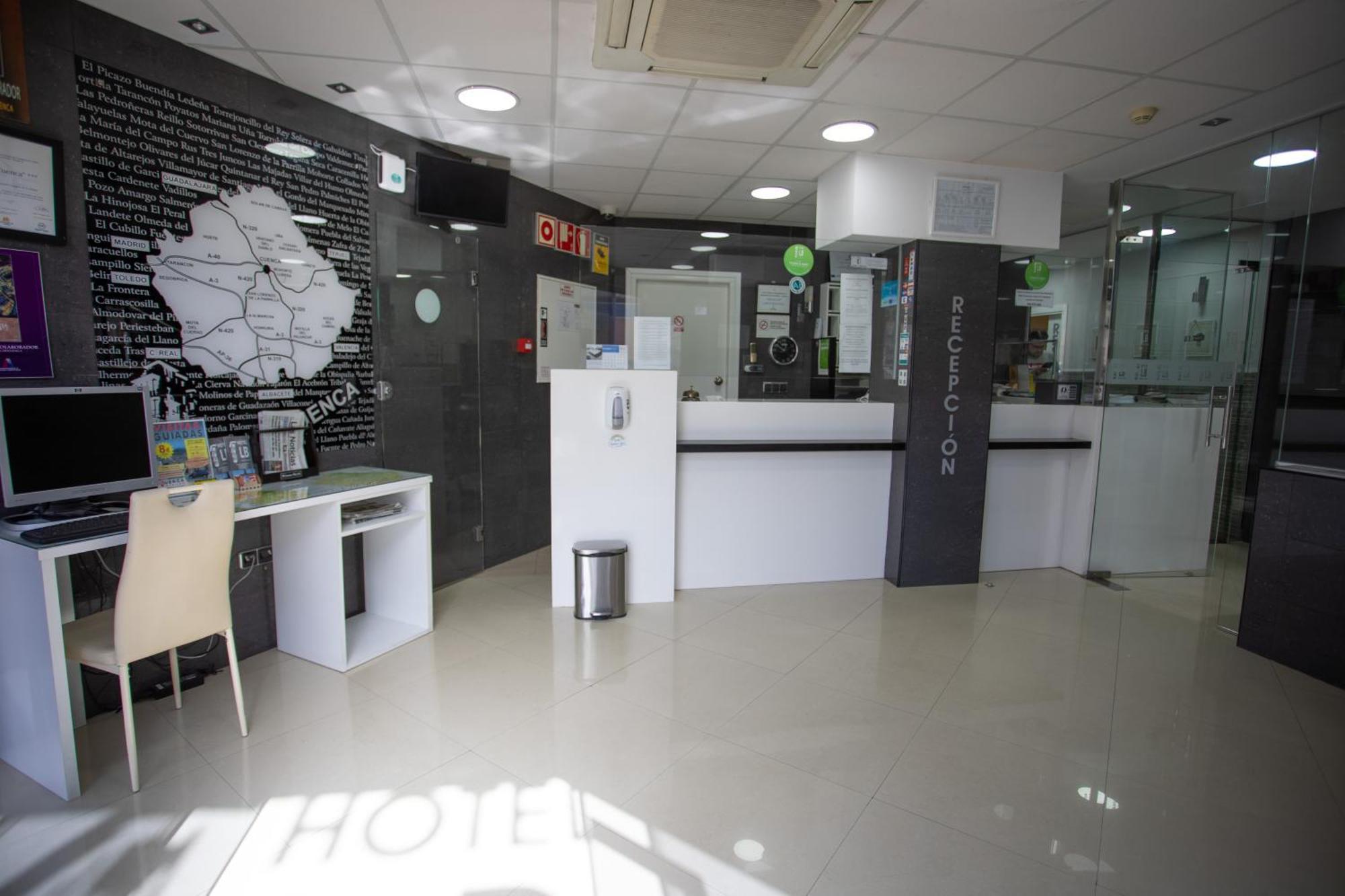 Hotel Lb Villa De Cuenca كوينكا المظهر الخارجي الصورة