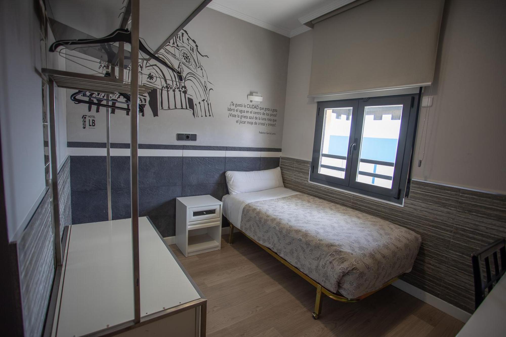 Hotel Lb Villa De Cuenca كوينكا المظهر الخارجي الصورة